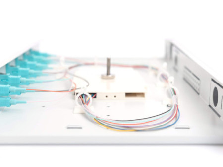DIGITUS boîte d'épissure à fibres optiques OM3, équipée,