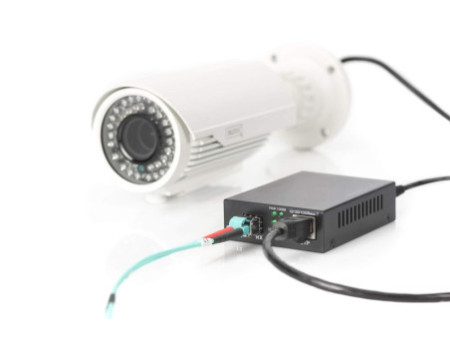 DIGITUS Convertisseur de médias Gigabit PoE, RJ45 / SFP, PSE