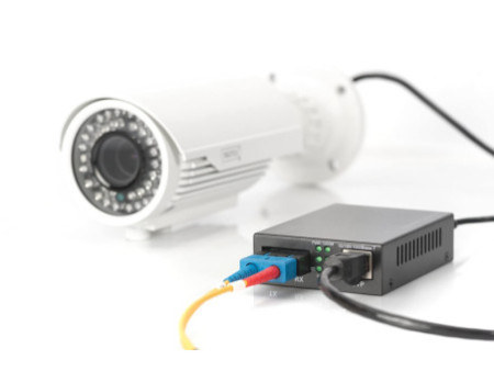 DIGITUS Convertisseur médias Gigabit PoE, RJ45 / SC, SM, PSE