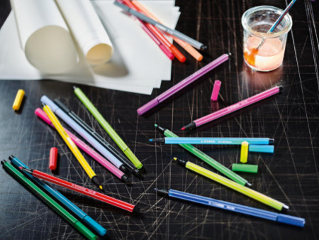 STABILO Feutre Pen 68, rollerset de 25 ARTY Edition