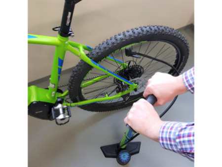FISCHER Pompe à air verticale pour vélo Plus Volume