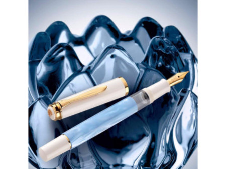 Pelikan Stylo plume M 200 bleu pastel, taille de plume: EF