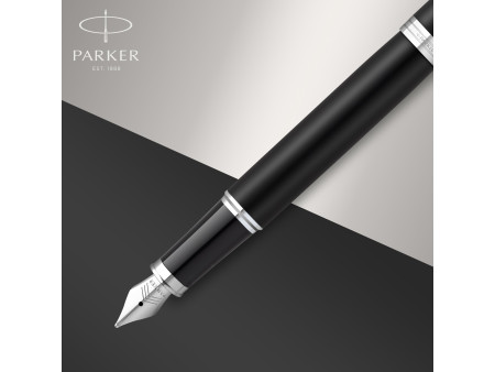 PARKER Stylo plume IM Essentiel, Noir C.T.