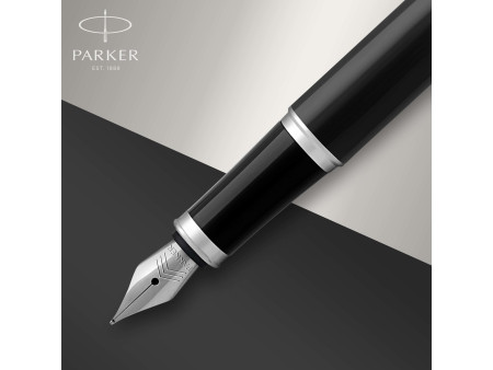 PARKER Stylo plume IM Laque Noire C.T.