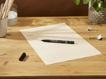 STAEDTLER Marqueur permanent pour photo Lumocolor, noir