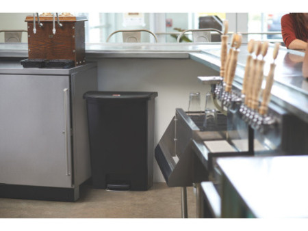 Rubbermaid Collecteur à pédale Slim Jim, 68 litres, noir