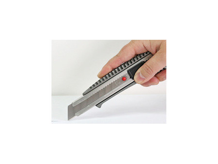NT Cutter L-500GRP, boîtier en aluminium, anthracite