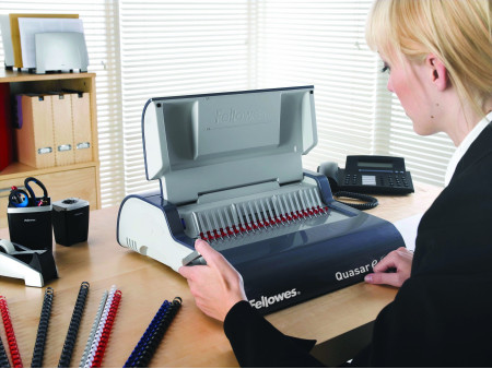 Fellowes Perforelieur électrique à anneaux plastiques Quasar