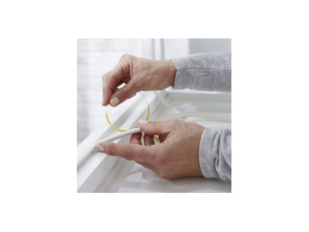 tesa INSULATION Ruban de calfeutrage S, 9 mm x 6 m, marron
