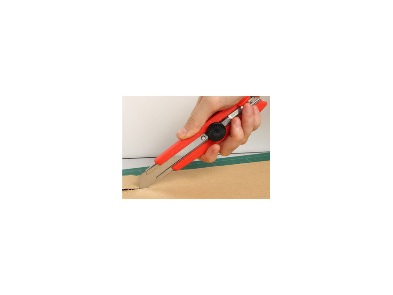 NT Cutter L-500P, boîtier en plastique, 18 mm, rouge